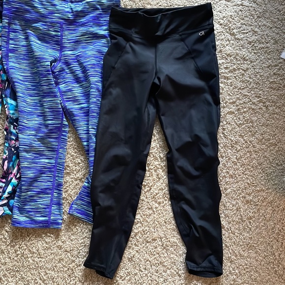 Four pairs of leggings - Picture 2 of 9